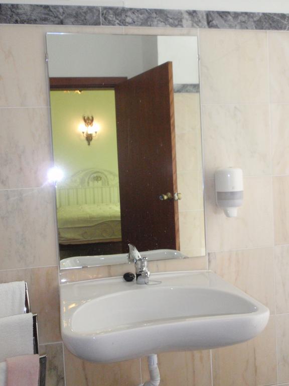 "O Viajante" Low Cost Hotel Estremoz Quarto foto