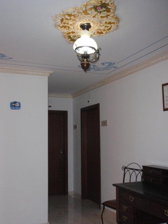 "O Viajante" Low Cost Hotel Estremoz Exterior foto